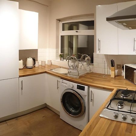 4 Bedrooms, Sleeps 10, Near Lfc & Efc Liverpool Bagian luar foto