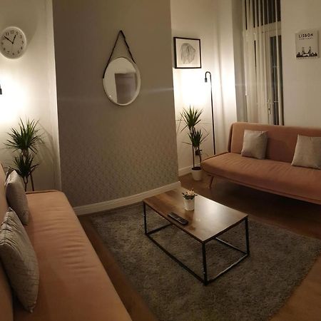 4 Bedrooms, Sleeps 10, Near Lfc & Efc Liverpool Bagian luar foto