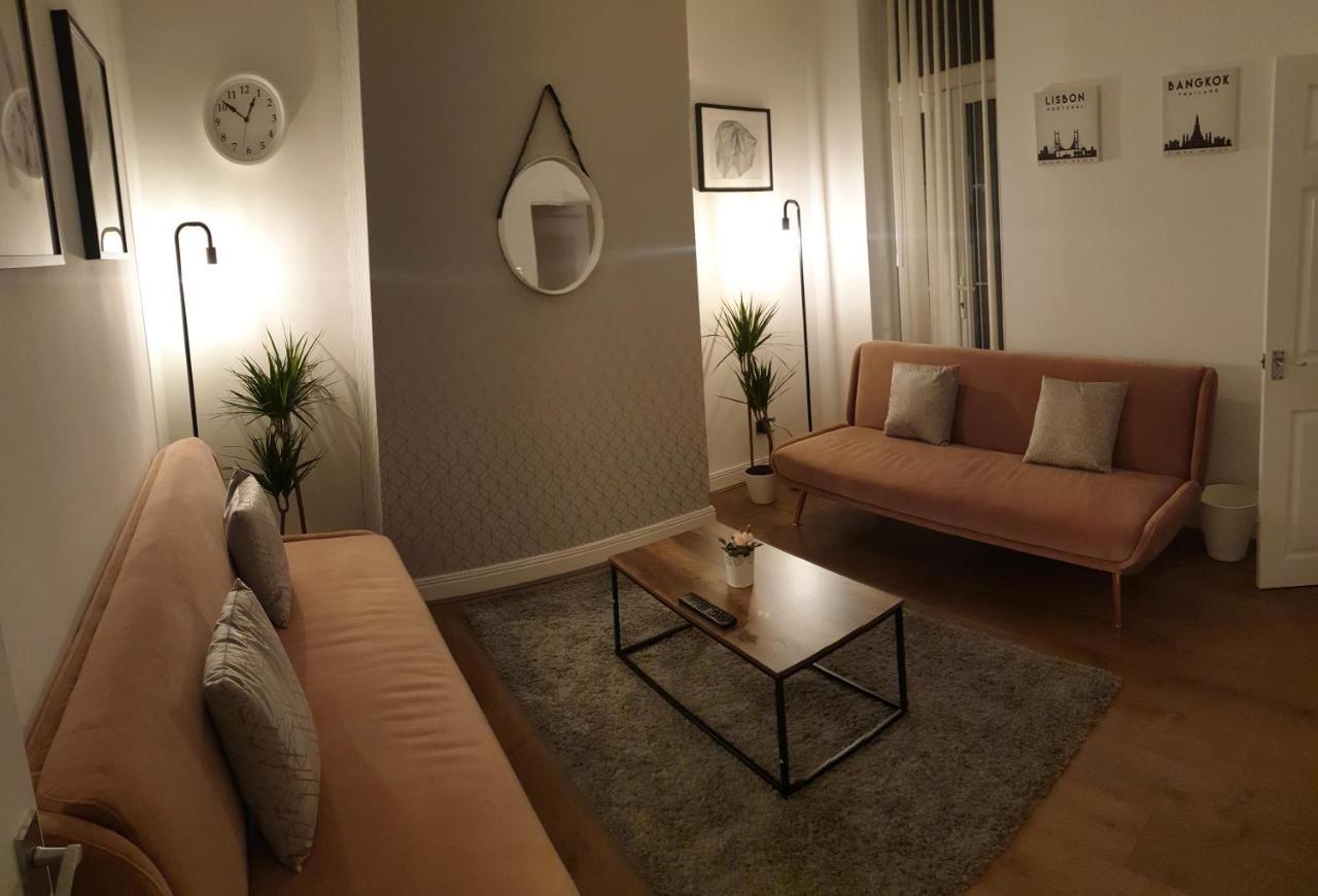 4 Bedrooms, Sleeps 10, Near Lfc & Efc Liverpool Bagian luar foto